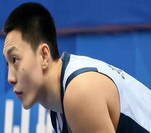 杜鋒內(nèi)涵胡明軒五戰(zhàn)45中12各種浪費機會拿600萬頂薪遠遜徐杰