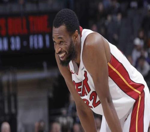 威少22+7國(guó)王無(wú)緣17分逆轉(zhuǎn)6人上雙熱火熱巴25+7+5德羅贊23分