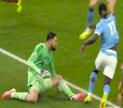 英超巨大爭議！范戴克進(jìn)球被吹，斯洛特暴怒，媒體人集體不滿(mǎn)