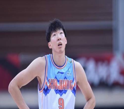 戰(zhàn)略性傷退周琦又不去烏魯木齊了，缺席客戰(zhàn)新疆男籃，懂得都懂