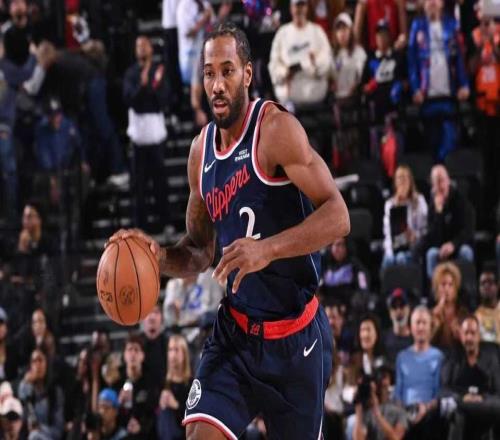 小卡33+7三分：連續(xù)22場20+追平生涯紀(jì)錄率快船13戰(zhàn)11勝北伐