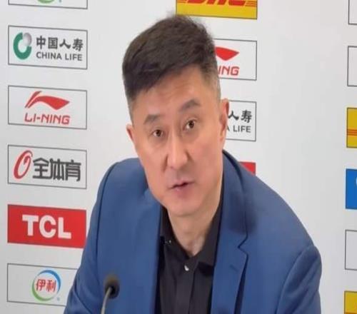 廣東為何31分慘敗賽后杜鋒給出答案，拿年輕說事，透露徐杰傷情
