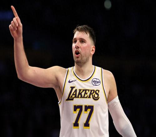 東契奇你太狠了，簽1.6億，還創(chuàng)造歷史第一紀錄，卻被噴球隊毒藥