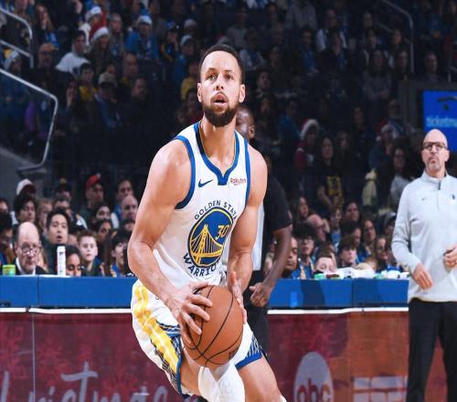 客場獲MVP呼聲，庫里27+5刷爆紀錄！科爾攤牌，庫明加徹底沒戲了