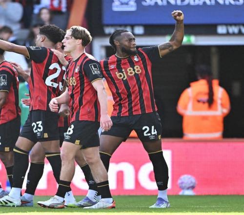 從英超到轉(zhuǎn)會(huì)窗，曼聯(lián)和曼城再次正面對(duì)撞