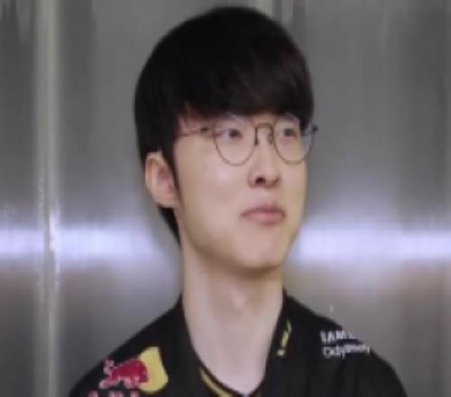 李哥你什么意思誰(shuí)會(huì )拿下S15冠軍Bdd：KT！Faker：BLG！