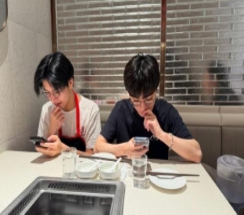 CFO打野Shad0w曬與隊(duì)友吃夜宵：減肥好難，欺騙餐吃個(gè)海底撈