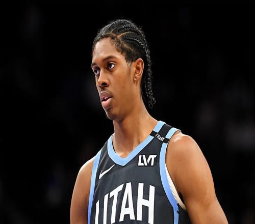 面對獨行俠難得打出攻守兼?zhèn)涞谋憩F(xiàn)，爵士鋒線新星還能搶救一下