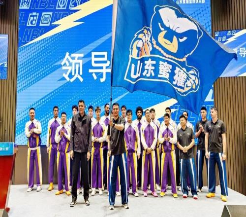 NBL新軍山東蜜獾出征新賽季，泉城再現(xiàn)兩支職業(yè)籃球隊