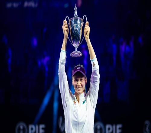 抓馬！萊巴奪冠后拒絕與WTA執行CEO合影，疑為教練禁賽風(fēng)波抗議