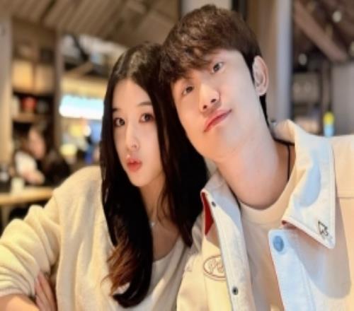 糖小幽曬與Doinb打卡春熙路：差點(diǎn)變成小金粉絲見(jiàn)面會(huì)