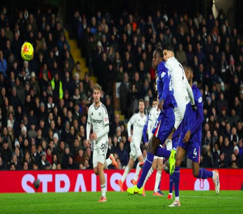 12！鐵衛(wèi)直紅英超11.8億豪門德比落敗8輪僅1勝落后榜首17分