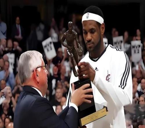 全明星投票！從票王到第九！詹皇的神話(huà)終結了