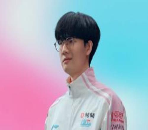 官方公布LPL第一賽段宣傳片：Viper邪魅笑容,圣槍哥左手經(jīng)典動(dòng)作