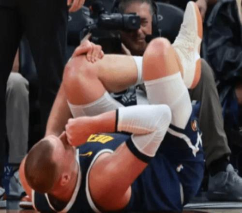 約基奇倒下后，一位故人邪魅一笑