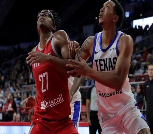 連續(xù)兩場(chǎng)表現(xiàn)平平，火箭雙向合同鋒線新星顯得有些操之過急了