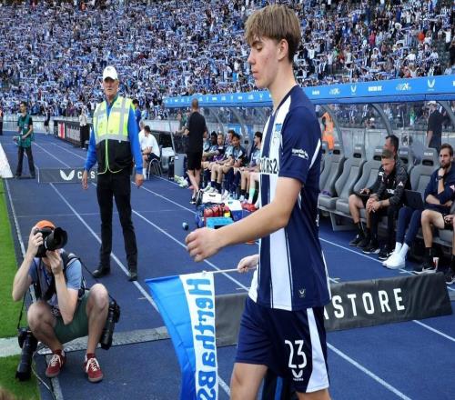 記者：多隊(duì)關(guān)注赫塔16歲中場(chǎng)艾?；舳?，球員解約金10001200萬(wàn)