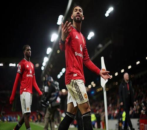 庫尼亞向曼聯(lián)球迷攤手惹爭議！齊爾克澤申請離隊(duì)，曼聯(lián)考慮馬特塔