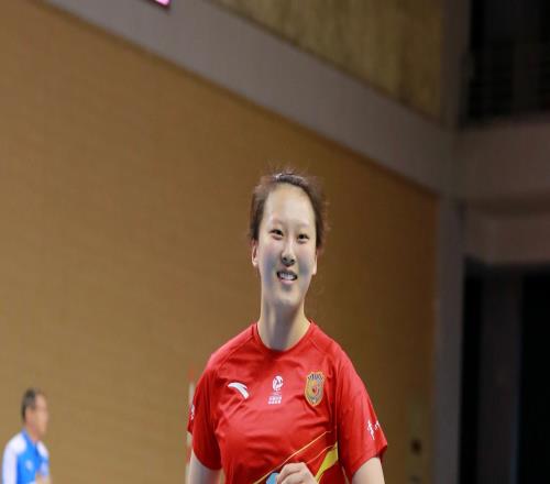 首秀轟21分超MVP！女排19歲1米93重炮崛起：張常寧指點(diǎn)龔翔宇替身