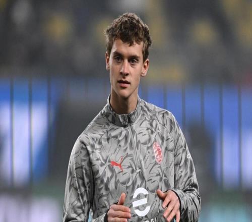 意媒：阿賈克斯租借小伊布的買斷費(fèi)為350萬歐元