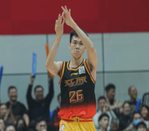 26歲廣西球王，在質(zhì)疑聲中成為本土得分王