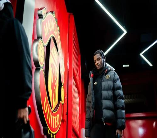 海文：我之前從未踢過居中中衛(wèi)，這可能是最重要的位置