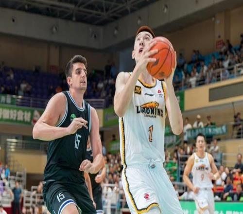 遼寧男籃揭幕戰(zhàn)！全新陣容亮相，莫蘭德回歸首秀，央視直播