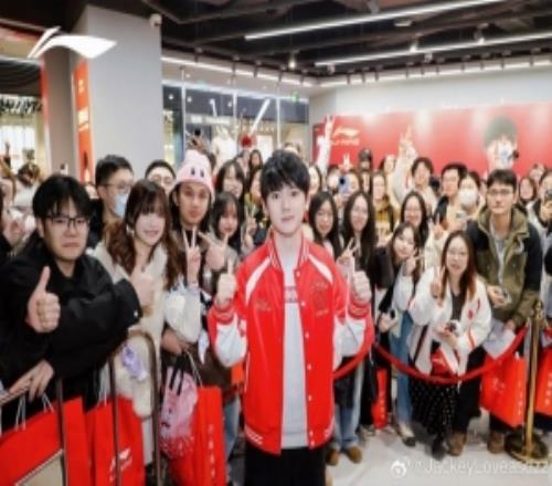 JKL更新動態(tài)：一日店長下班，感謝大家來捧場，祝大家日進斗金！