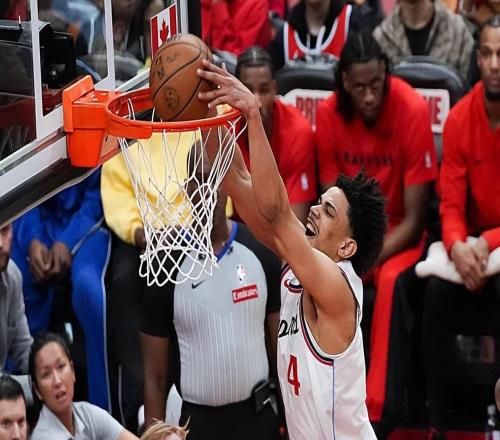 防守端的作用依然突出！快船鋒線新秀需要繼續(xù)這樣的強(qiáng)勢(shì)表現(xiàn)