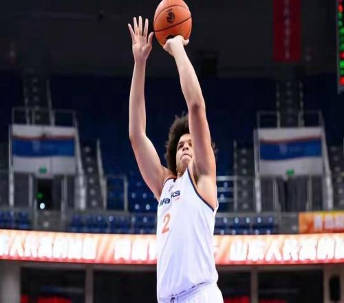 CBA常規(guī)賽上海久事客場勝青島首節(jié)338攻勢奠定八連勝基石