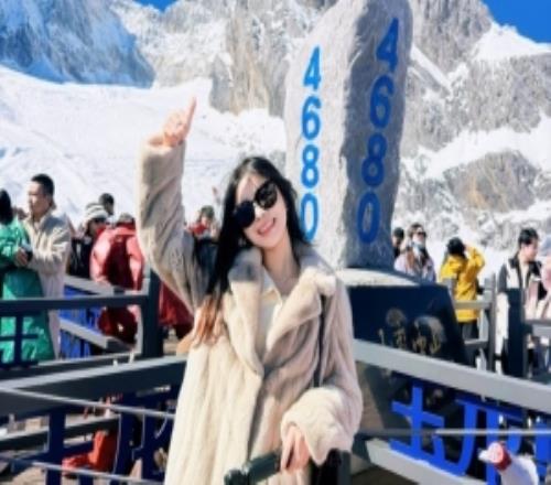 糖小幽曬登山照：沒吸氧，登頂玉龍雪山4680開心嗨到放歌！