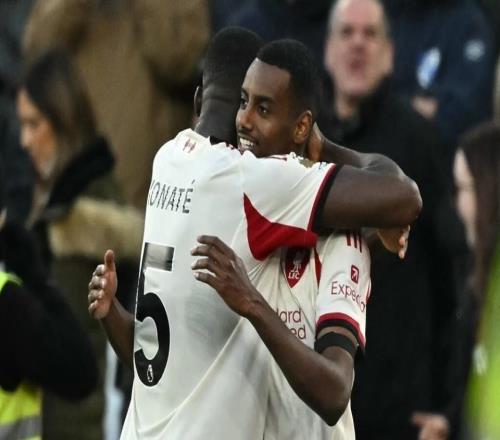 利物浦生涯英超首球！伊薩克推桿破門，破210天球荒，冷靜慶祝