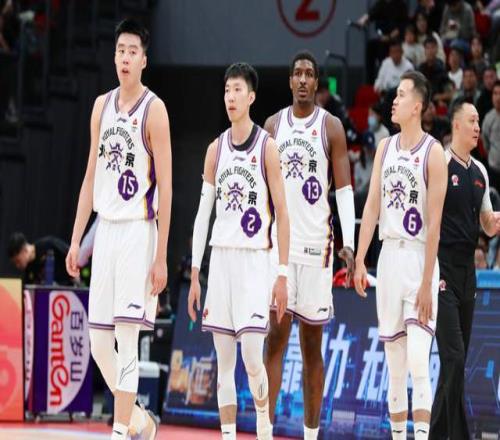 0勝4負(fù)！CBA又一偽強(qiáng)隊(duì)被打回原形，換帥直接把球隊(duì)毀成魚腩