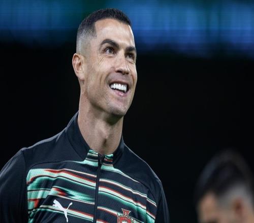 體壇聯(lián)播切爾西三球完勝十人巴薩，世界杯抽簽分檔出爐