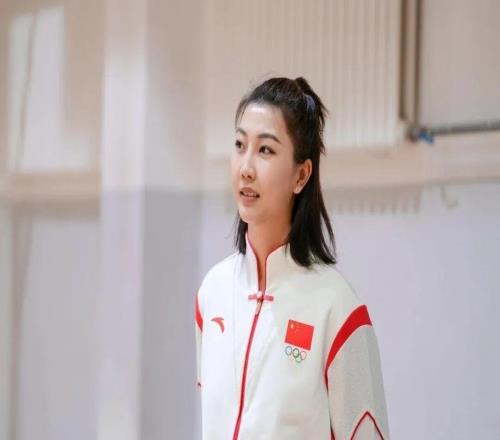 袁心玥，有新身份