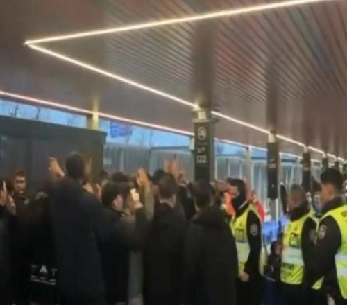 每體：巴薩舉行公開(kāi)訓(xùn)練日，已購(gòu)票的“助威團(tuán)”成員被拒入場(chǎng)