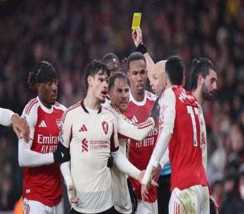 內(nèi)維爾批馬丁內(nèi)利：很驚訝利物浦球員沒沖過去狠狠揍他