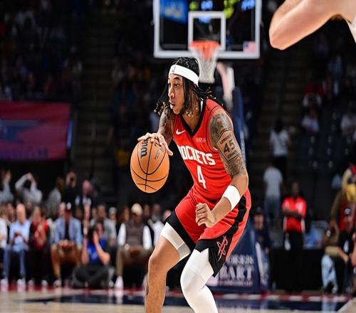 頭腦冷靜組織能力出色，這樣的球員在火箭卻進(jìn)不了輪換陣容