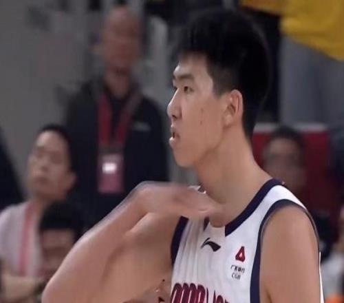 CBA官宣罰單：徐昕進(jìn)攻得分后做出挑釁性不當手勢處罰人民幣2萬(wàn)元