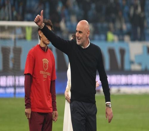 中超三連冠！賽季前沒人看好的上海海港隊(duì)，憑什么能實(shí)現(xiàn)偉業(yè)