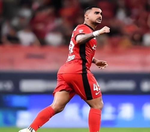 上港功勛外援1月16日官宣發(fā)聲！正式告別俱樂部，已現(xiàn)身新東家