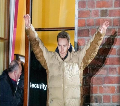 火爆！4.5萬(wàn)挪威球迷聚集與球隊(duì)一起慶祝晉級(jí)世界杯