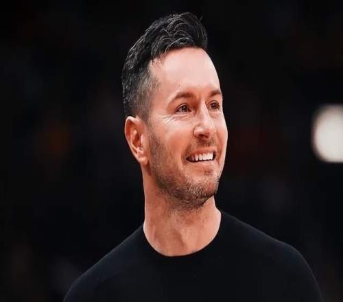 轟31+9+6！主動犧牲打無球，雷迪克感謝老詹，東契奇也說出心里話