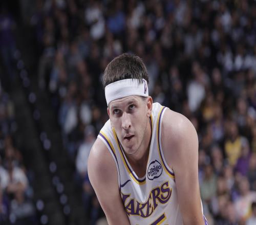 ESPN預測明日比賽勝率：湖人僅為45%，而開拓者為55%