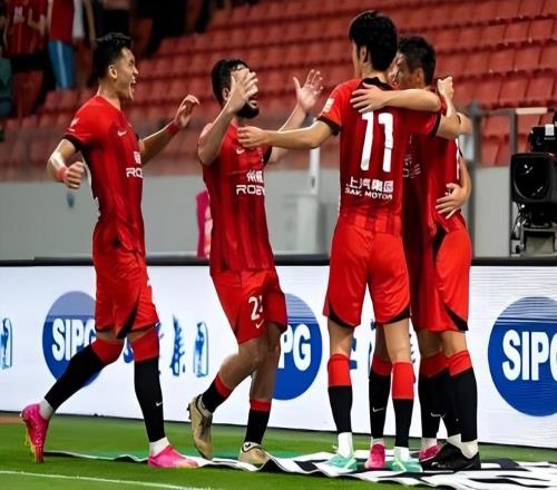 意外！上港放著身價百萬歐元的外援不要，卻引進身價37.5萬的新援