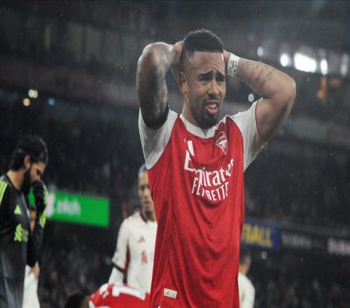 00！阿森納戰(zhàn)平利物浦，5連勝終結(jié)仍6分領(lǐng)跑，馬丁內(nèi)利巨大爭議