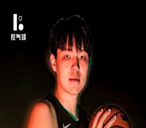 楊瀚森連戰(zhàn)5場(chǎng)仍遭炮轟：7尺C命中率29%場(chǎng)上全靠手語遠(yuǎn)遜克林根