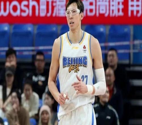 CBA周琦眼傷初步檢查結(jié)果沒有上賽季那么嚴(yán)重