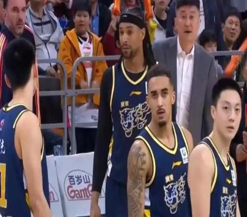 好過(guò)分，CBA解說(shuō)員直播內(nèi)涵廣東球迷：誤入花果山兩岸猿聲啼不住