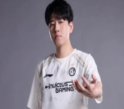 LOL官推提問：S到D，你會(huì)將IGGala作為ADC選手排在哪個(gè)等級